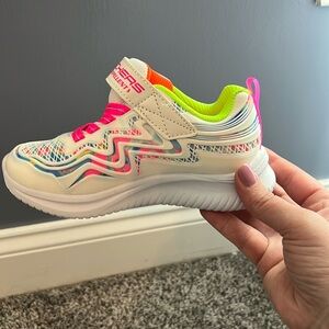 Brand new in box (no tags) Skechers Girls shoes 10.5